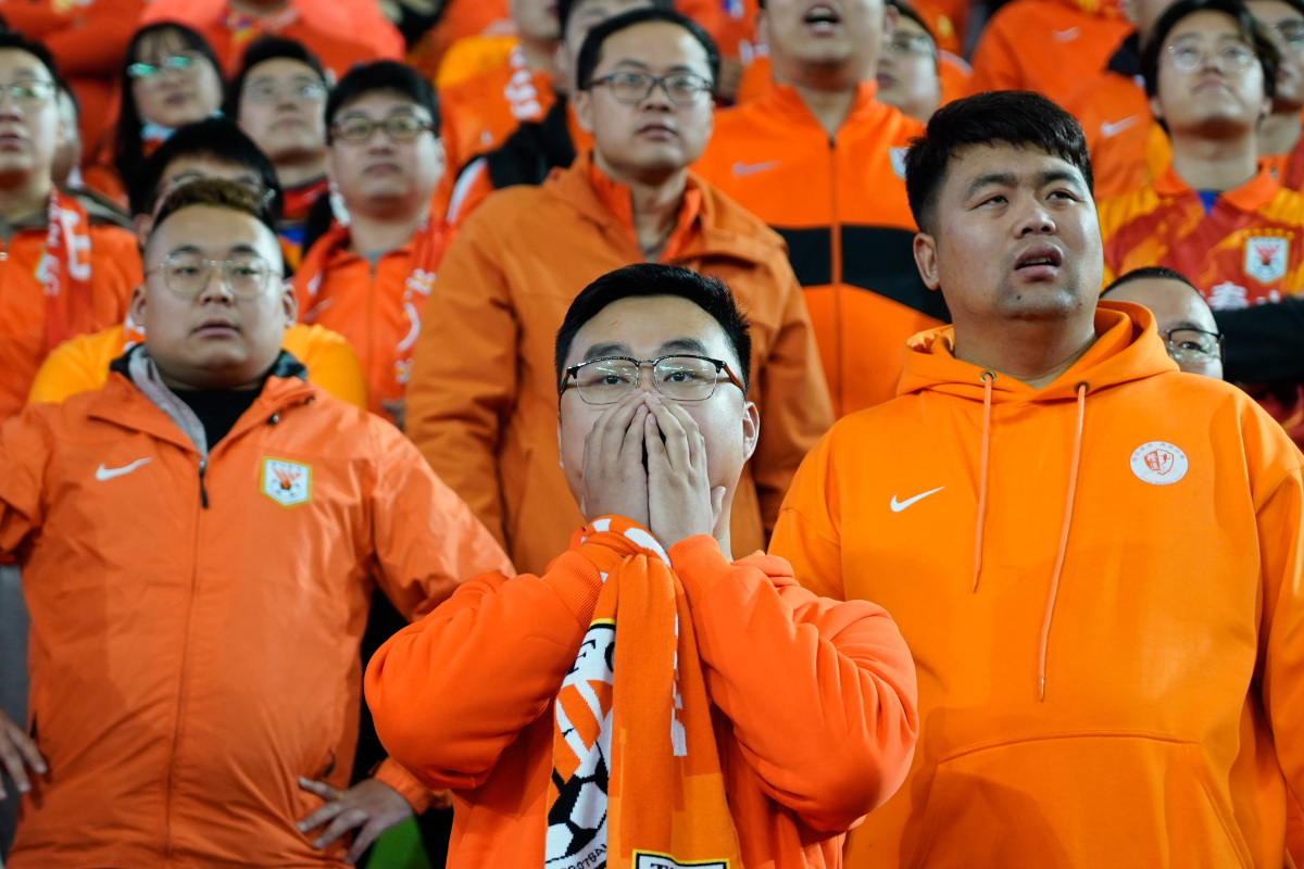 板球公开赛焦点战:南城麒麟队淘汰对手祁连旋风队,外线火力全开。回归即成焦点(省队主力对战林丹的比赛)